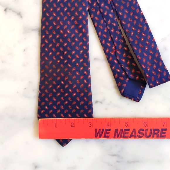 NWOT. Dark Navy Blue and Red Pattern Tie. - Picture 3 of 4